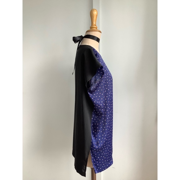 Closing sale❣️ Cobalt blue and black printed blouse - Picture 3 of 4
